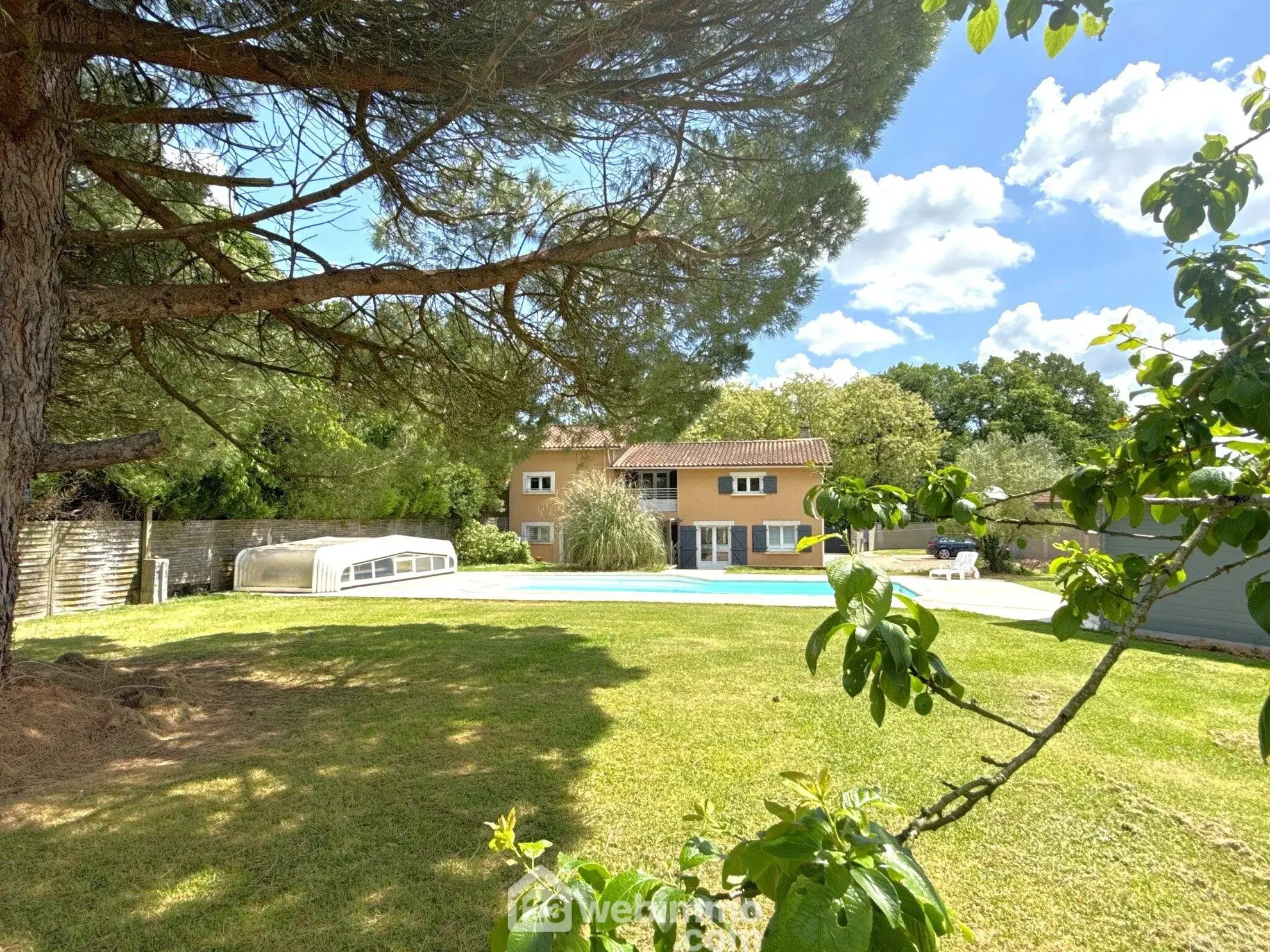 Maison de 160 m² avec piscine et grange à Saint-Martin-la-Pallu 
