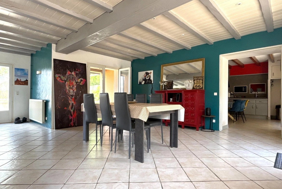 Maison de 160 m² avec piscine et grange à Saint-Martin-la-Pallu 