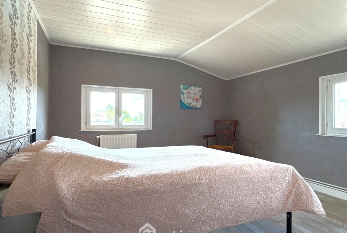 Maison de 160 m² avec piscine et grange à Saint-Martin-la-Pallu 