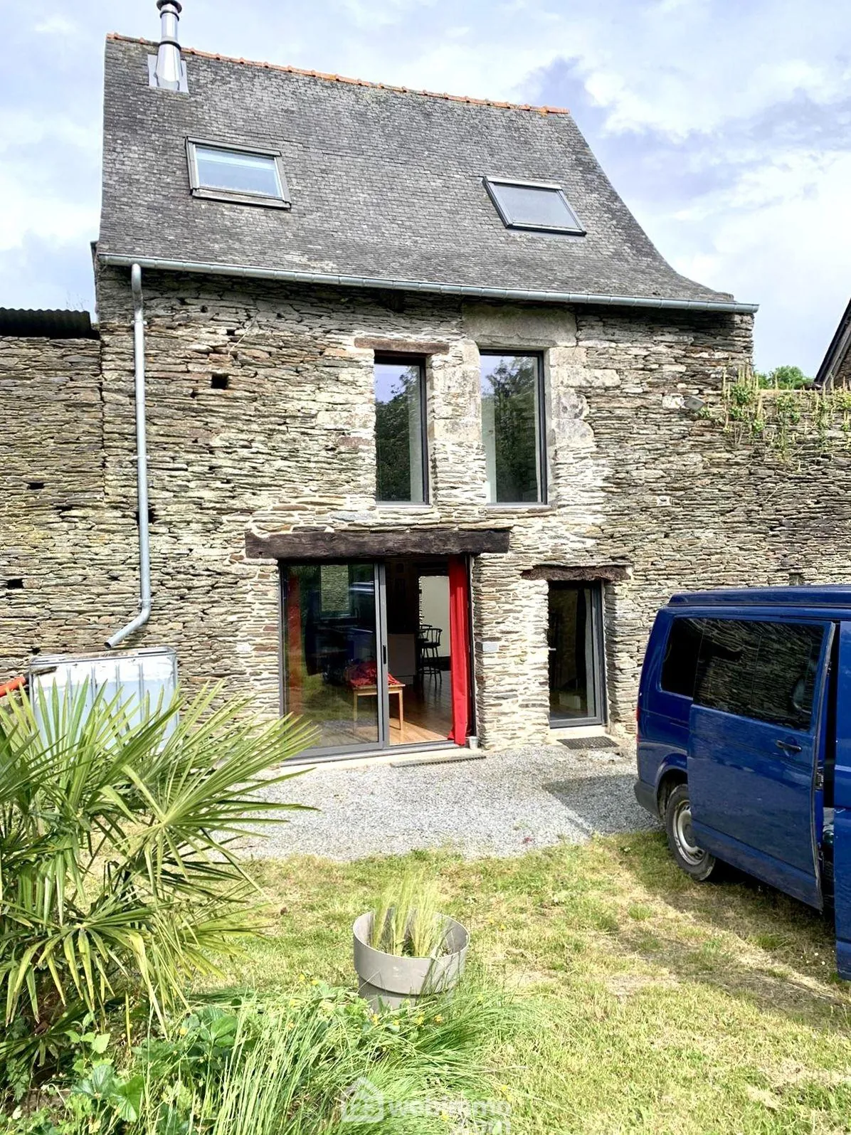 Maison provençale rénovée à Ploërmel avec jardin et potentiel d'extension 