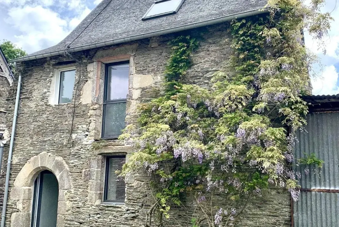 Maison provençale rénovée à Ploërmel avec jardin et potentiel d'extension 