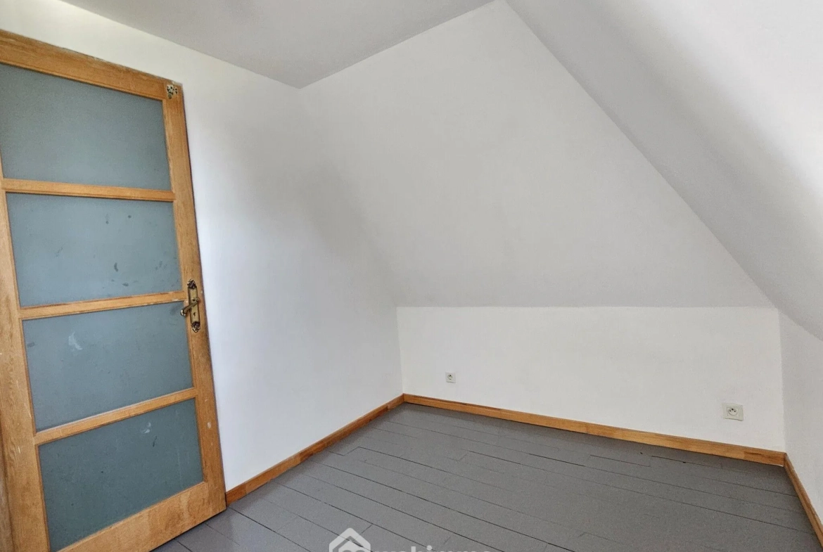 Appartement T1 bis rénové de 26 m² à Nay - Vue imprenable en centre-ville 