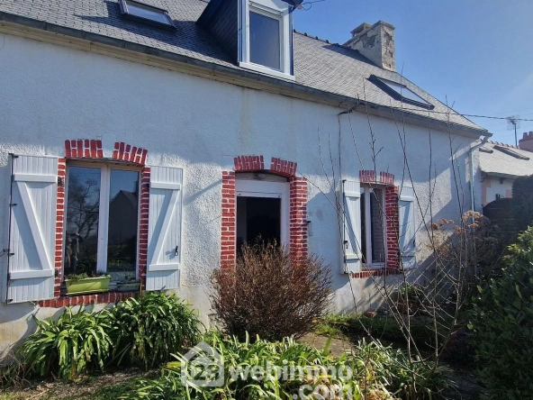 Maison en pierre à vendre à Plourivo - 90m² avec jardin clos