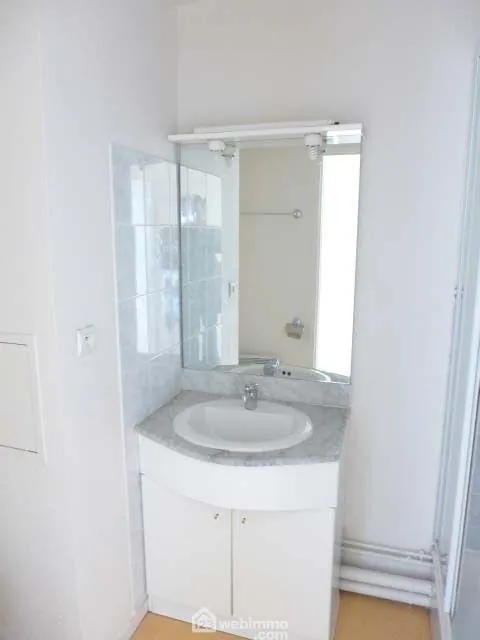 Studio à vendre à Courbevoie proche La Défense - Investissement locatif avec bon rendement 