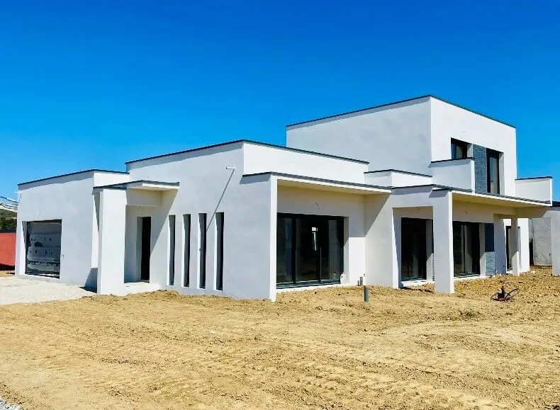 Terrain constructible à Carlus, viabilisé et idéal pour votre projet résidentiel 