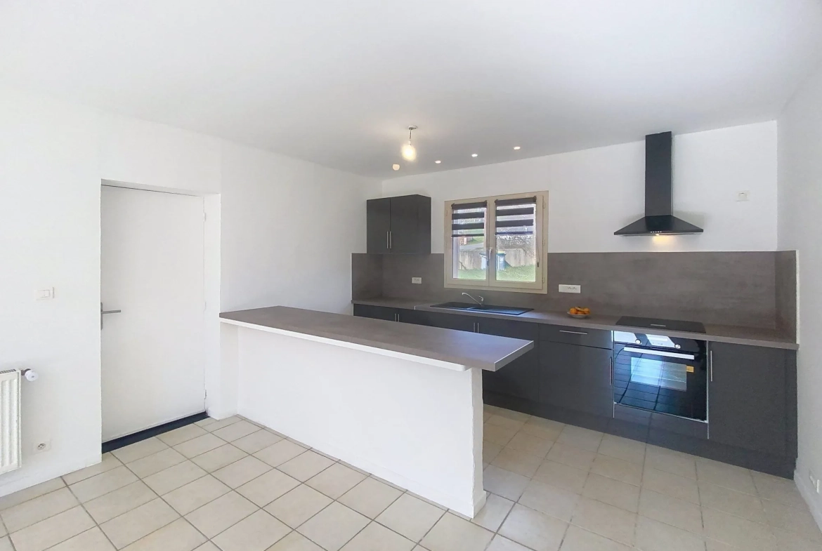 Maison à vendre à Monestiés - 89,28 m², 2 chambres, terrasse, vue campagne 