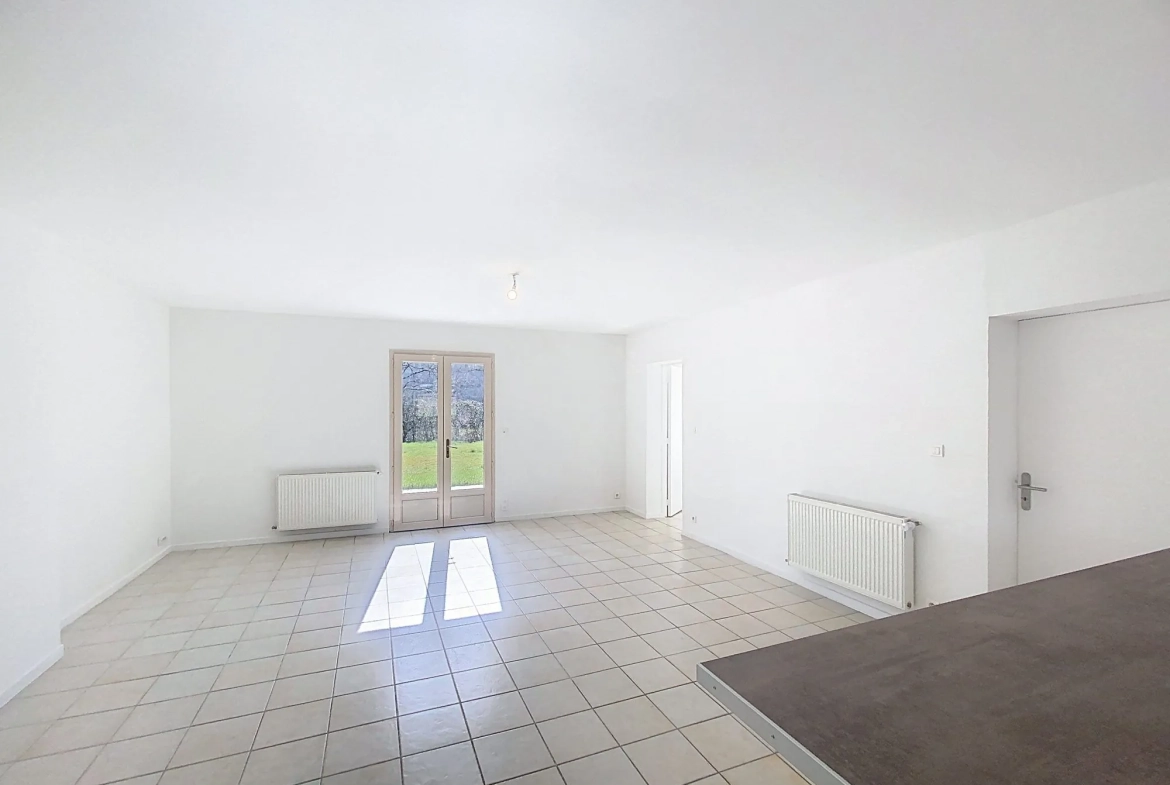 Maison à vendre à Monestiés - 89,28 m², 2 chambres, terrasse, vue campagne 