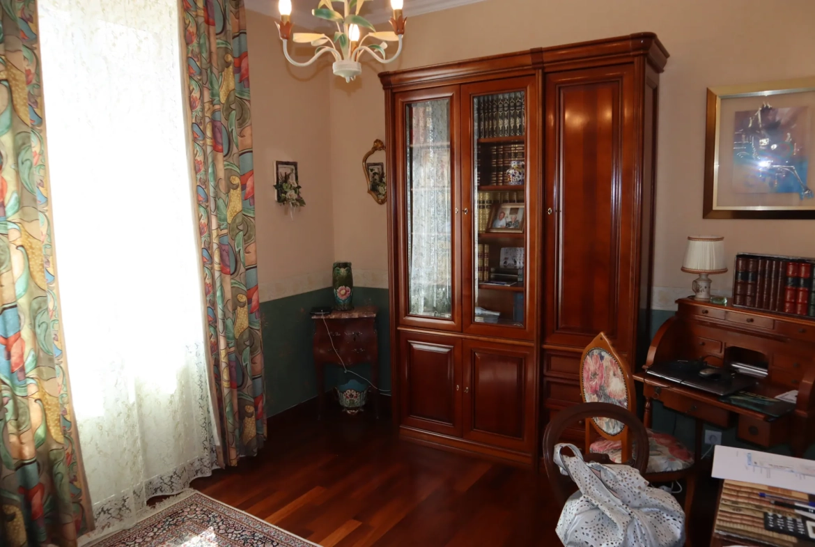 Maison à Autun avec extérieur aménagé, 3 chambres, garage et jardin 