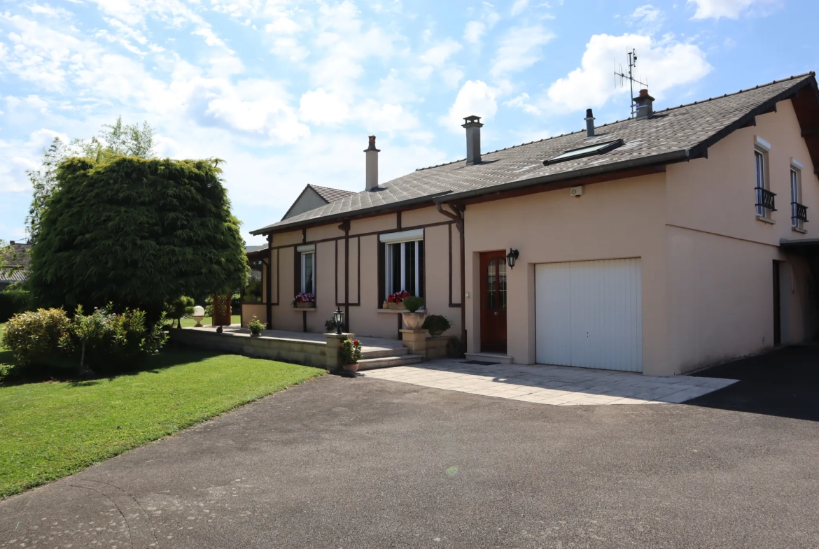 Maison à Autun avec extérieur aménagé, 3 chambres, garage et jardin 