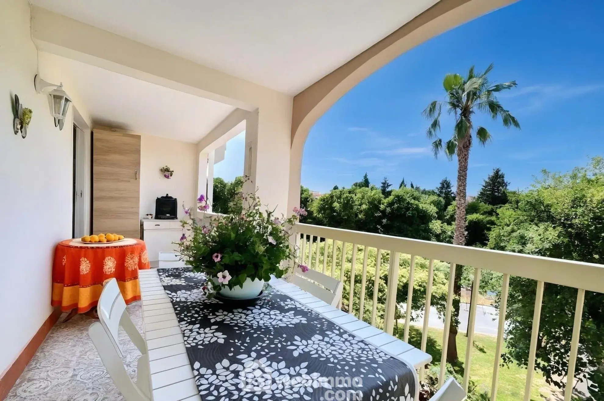Appartement lumineux avec terrasse, piscine et parking à Sainte-Maxime 