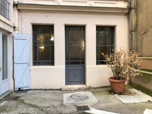 Charmant appartement ancien rénové de 48 m² à Lyon 6 avec mezzanine et cachet authentique