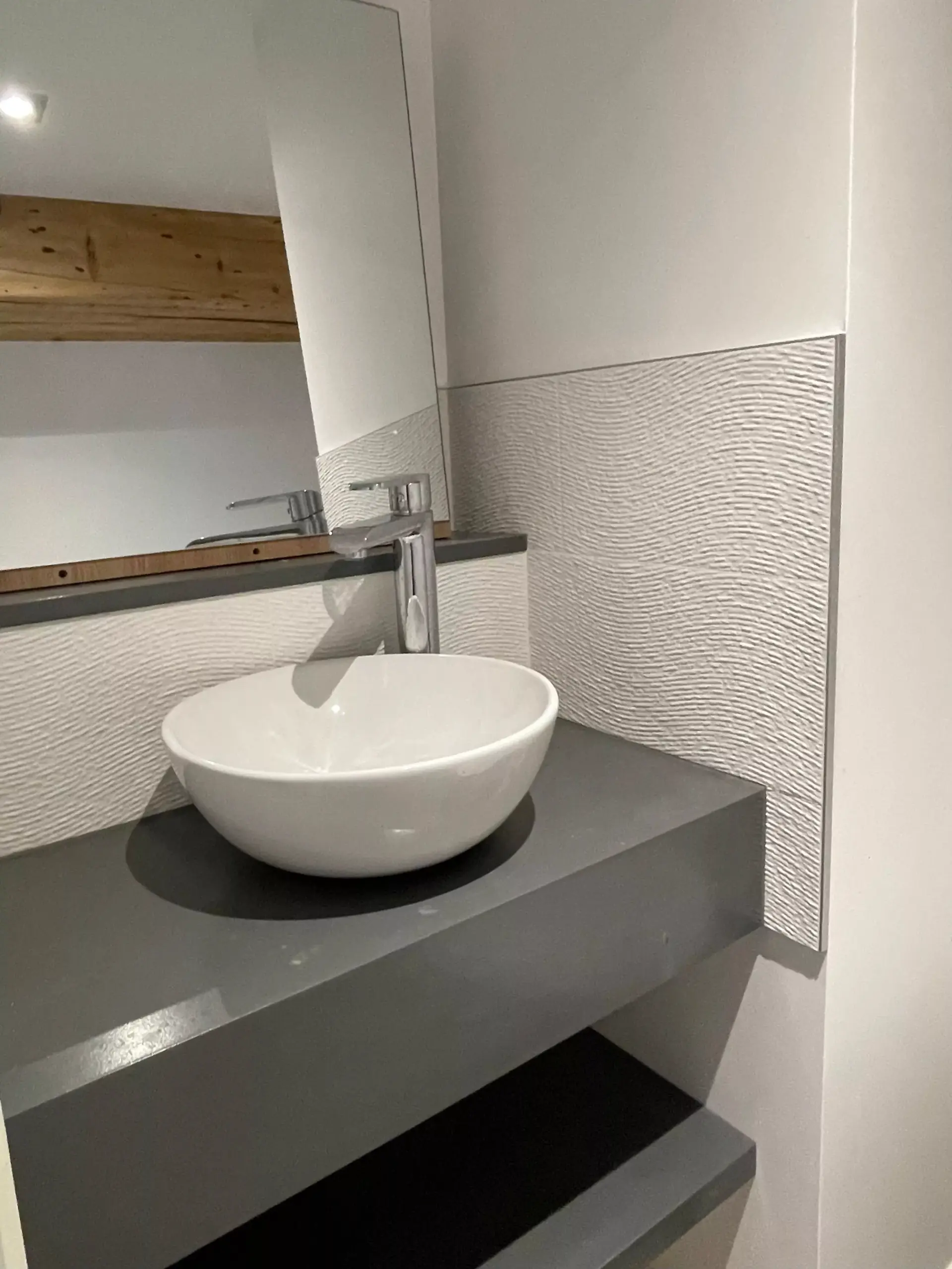 Charmant appartement ancien rénové de 48 m² à Lyon 6 avec mezzanine et cachet authentique 