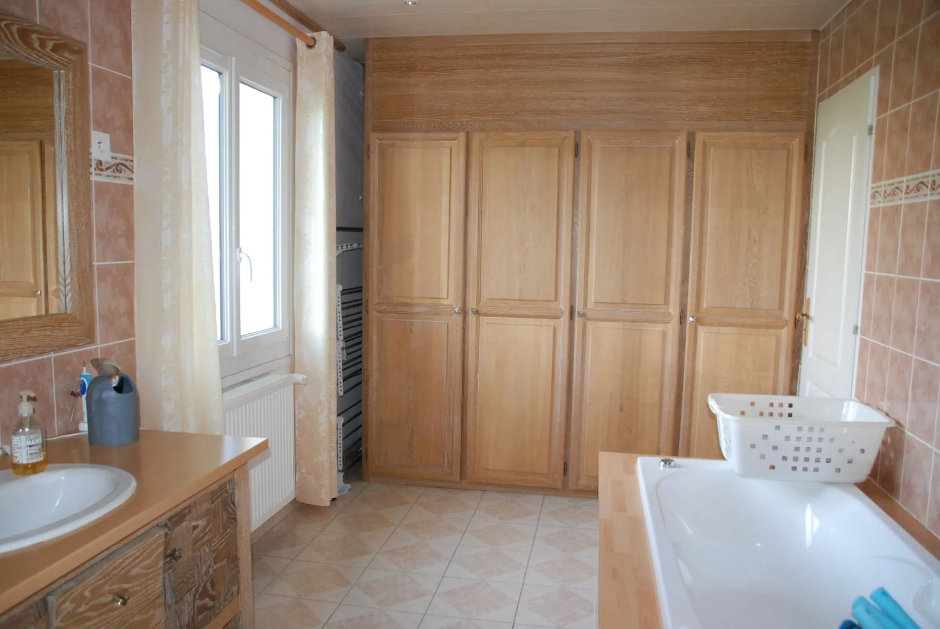 Maison individuelle à vendre à Valmont avec jardin et garage, proche Fécamp 