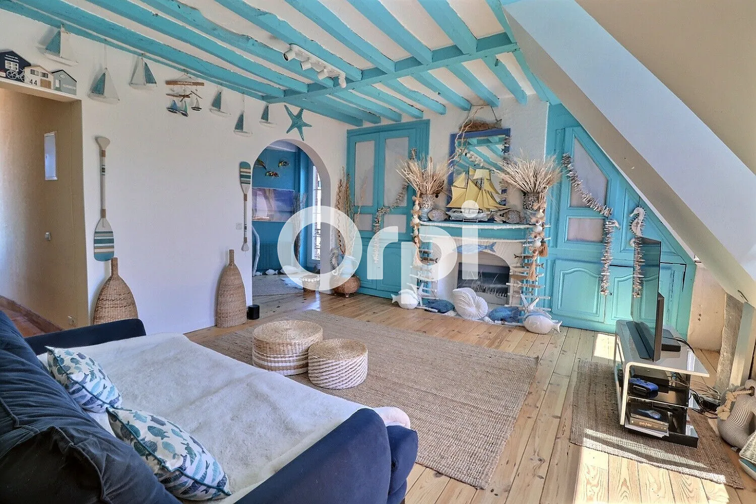 Bel appartement loft de 101 m² en hyper-centre de Pau avec parking 