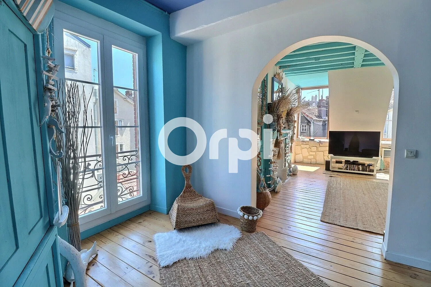 Bel appartement loft de 101 m² en hyper-centre de Pau avec parking 
