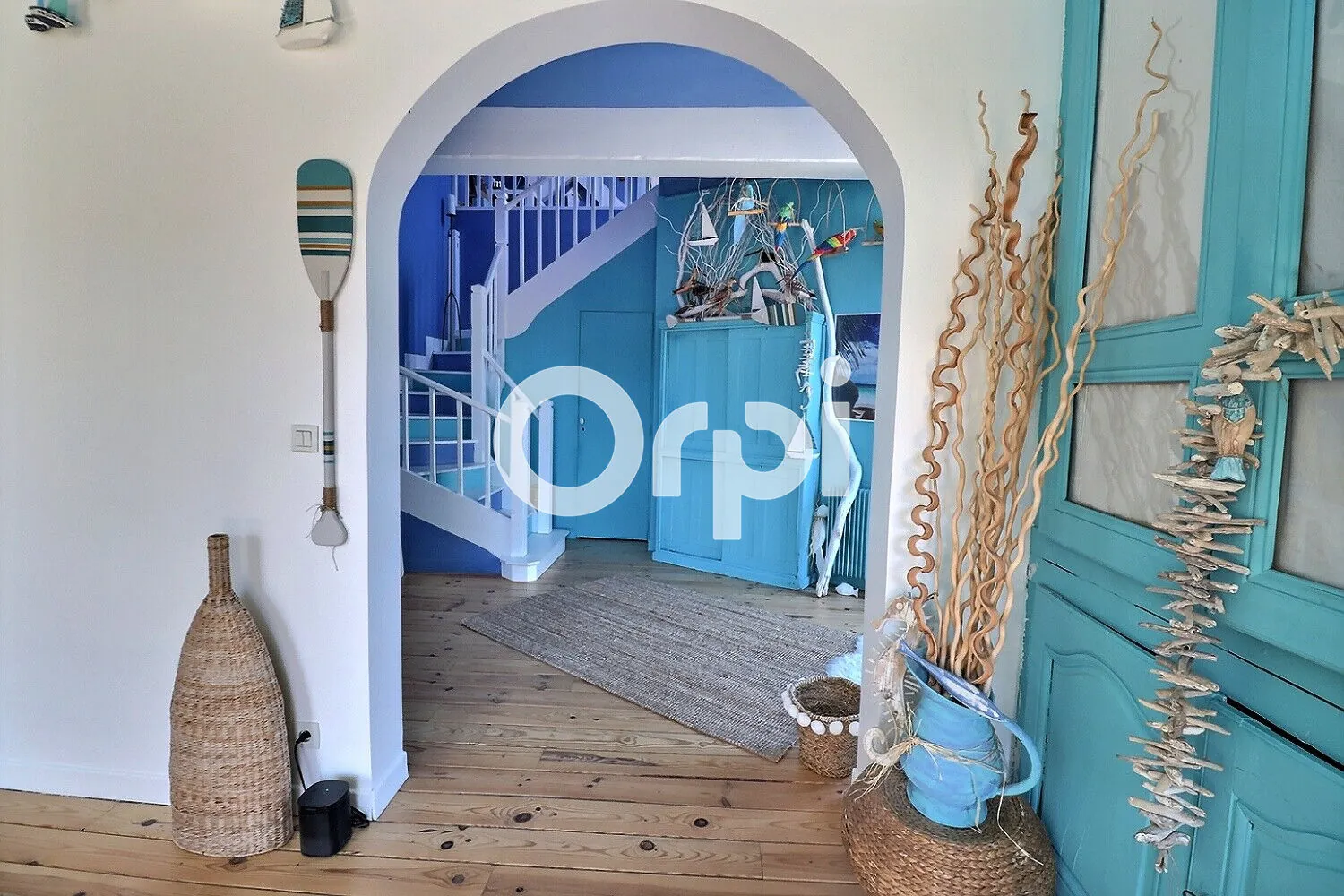 Bel appartement loft de 101 m² en hyper-centre de Pau avec parking 