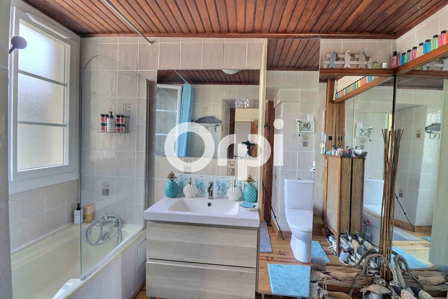 Bel appartement loft de 101 m² en hyper-centre de Pau avec parking 