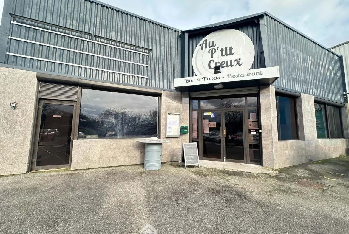 Local commercial de 372 m² à Laon, idéal pour activité de restauration ou événementiel avec parking 