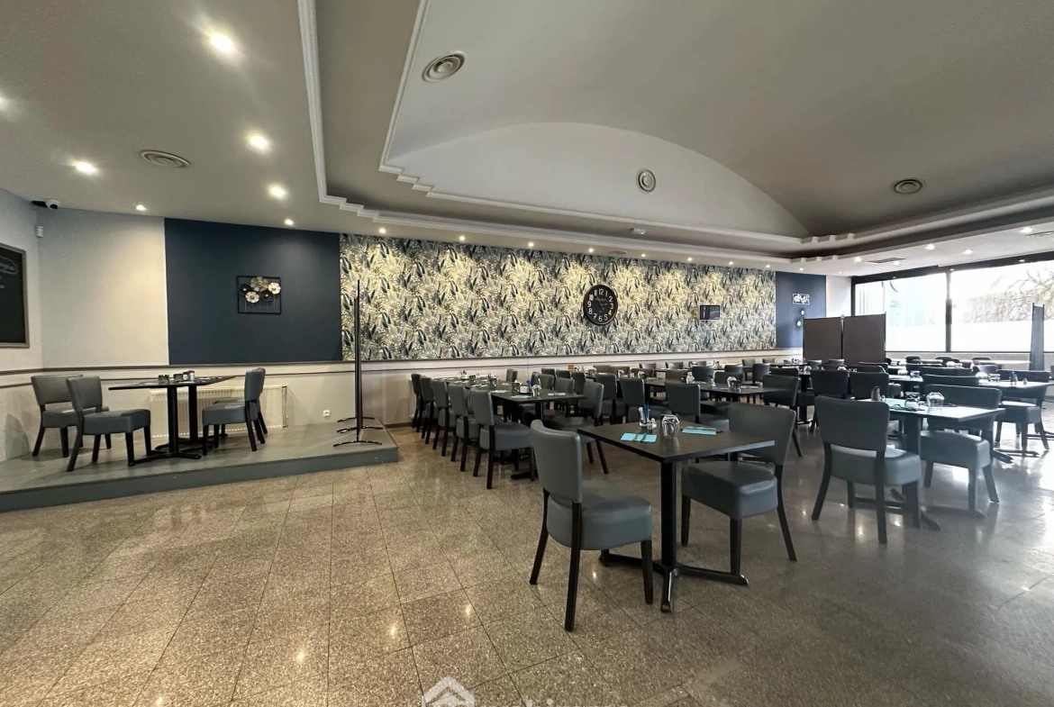 Local commercial de 372 m² à Laon, idéal pour activité de restauration ou événementiel avec parking 