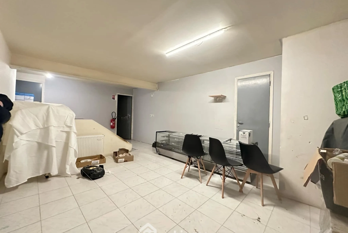 Local commercial de 372 m² à Laon, idéal pour activité de restauration ou événementiel avec parking 