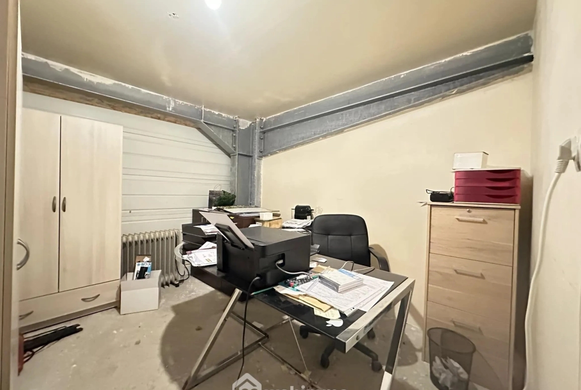 Local commercial de 372 m² à Laon, idéal pour activité de restauration ou événementiel avec parking 