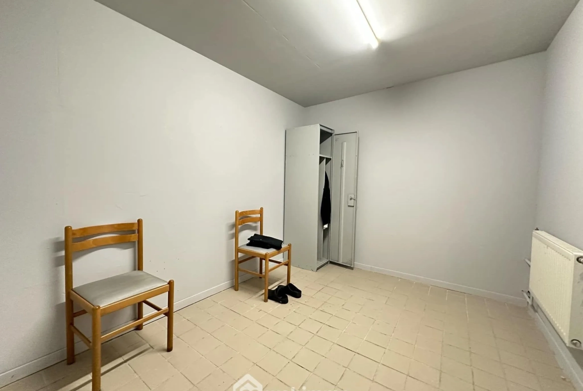 Local commercial de 372 m² à Laon, idéal pour activité de restauration ou événementiel avec parking 