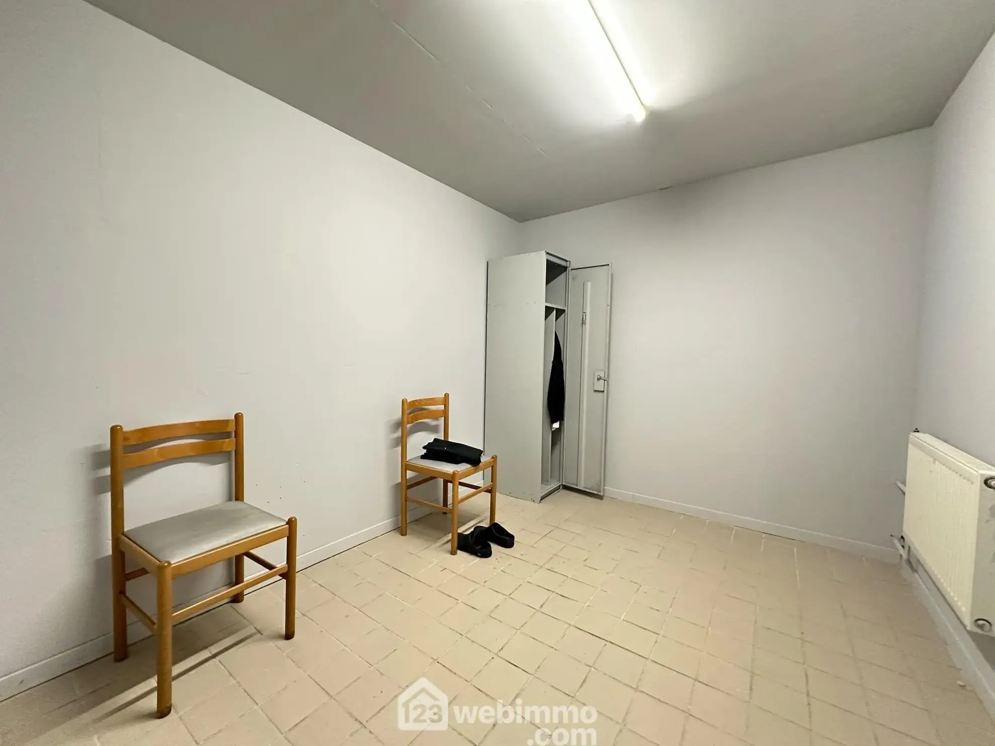Local commercial de 372 m² à Laon, idéal pour activité de restauration ou événementiel avec parking 