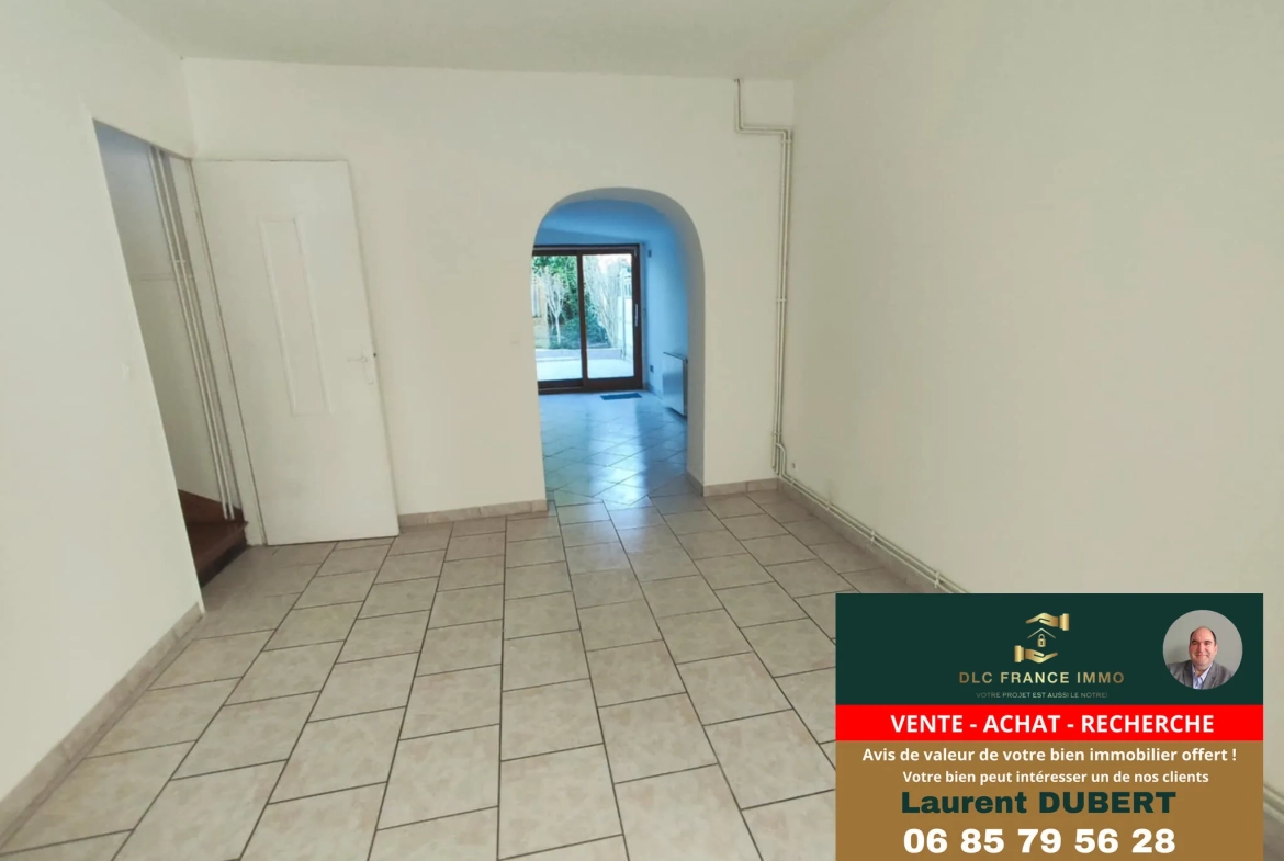 Maison de ville à Valenciennes avec jardin, 2 chambres, pièce mansardée prête à vivre 