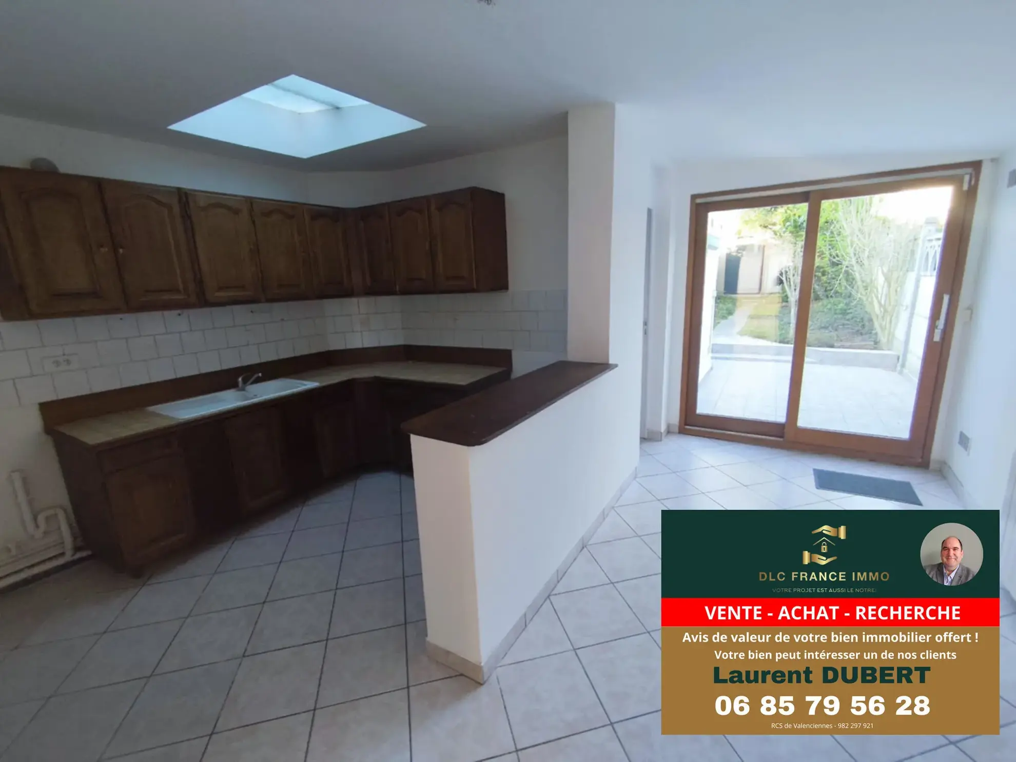 Maison de ville à Valenciennes avec jardin, 2 chambres, pièce mansardée prête à vivre 