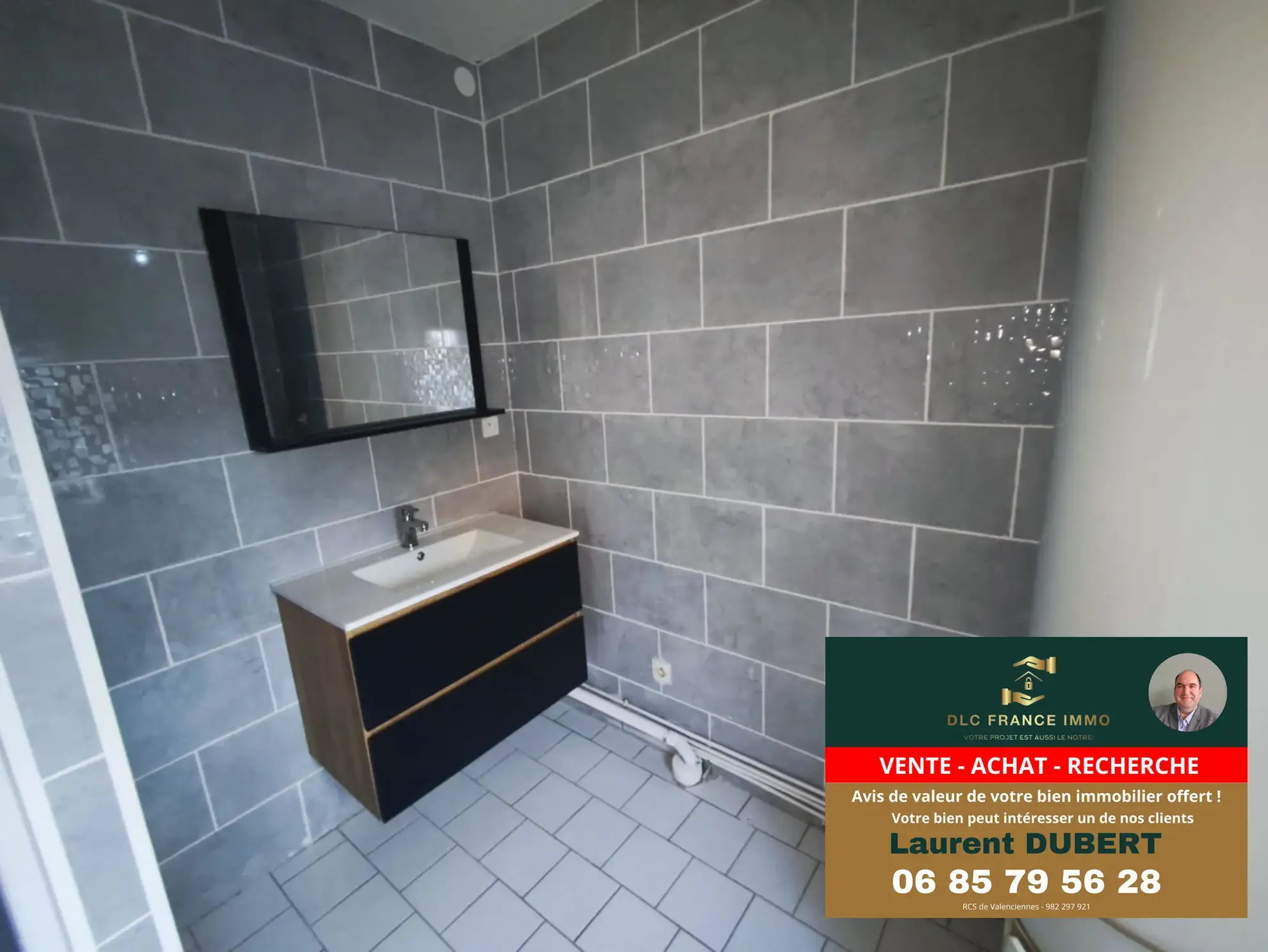 Maison de ville à Valenciennes avec jardin, 2 chambres, pièce mansardée prête à vivre 