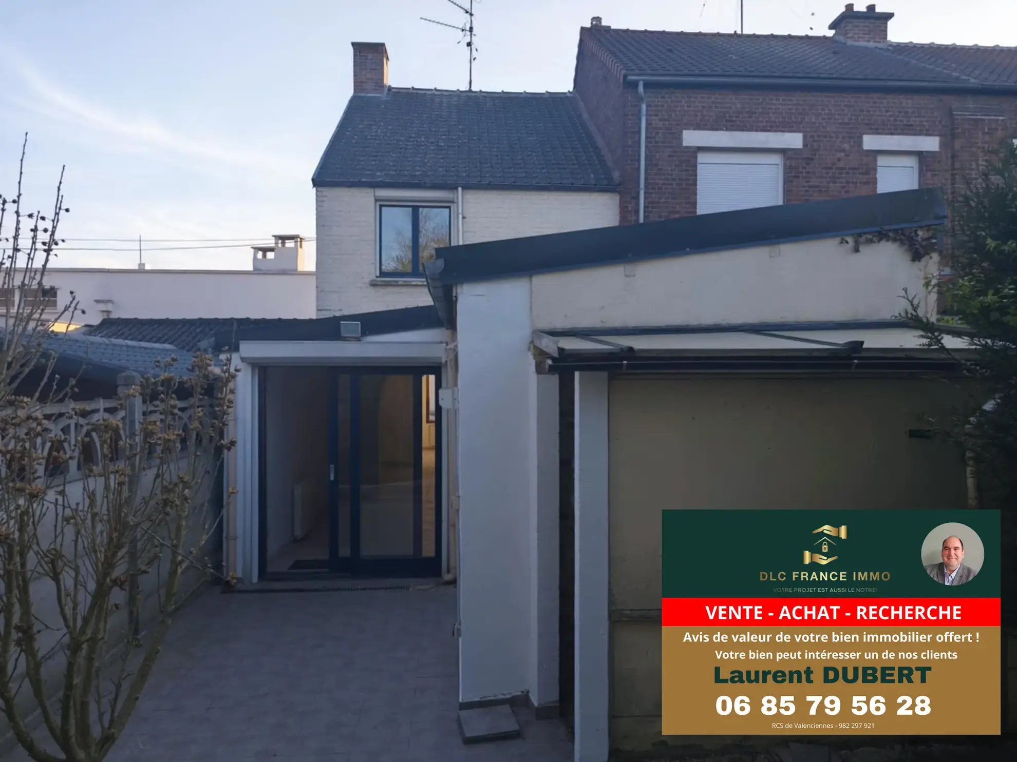 Maison de ville à Valenciennes avec jardin, 2 chambres, pièce mansardée prête à vivre 