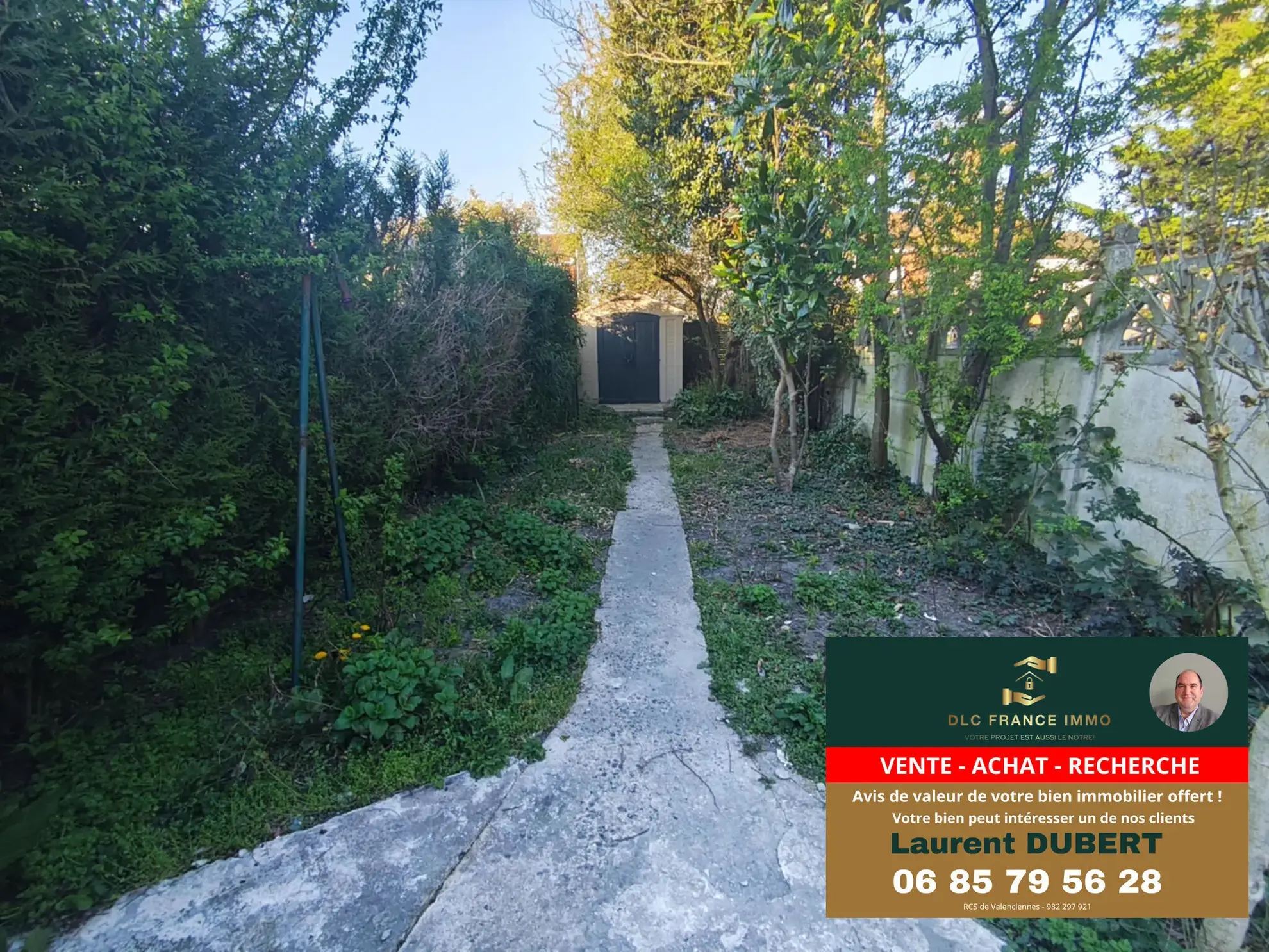 Maison de ville à Valenciennes avec jardin, 2 chambres, pièce mansardée prête à vivre 