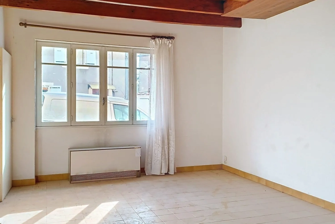 Maison de village à rénover de 101 m² avec garage à Montredon Labessonnié 