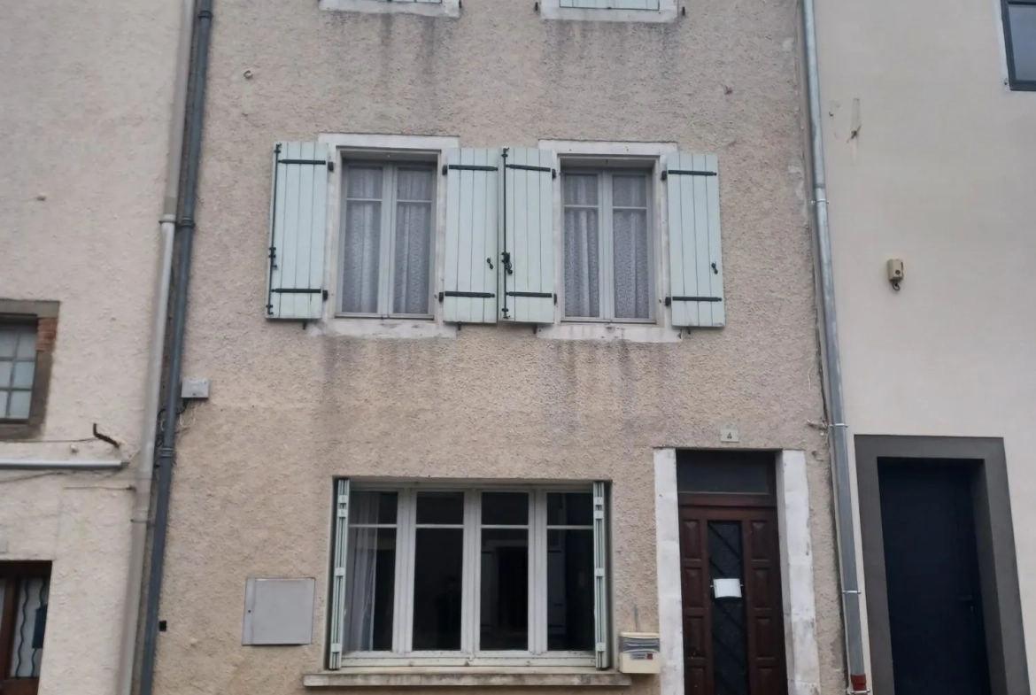 Maison de village à rénover de 101 m² avec garage à Montredon Labessonnié 