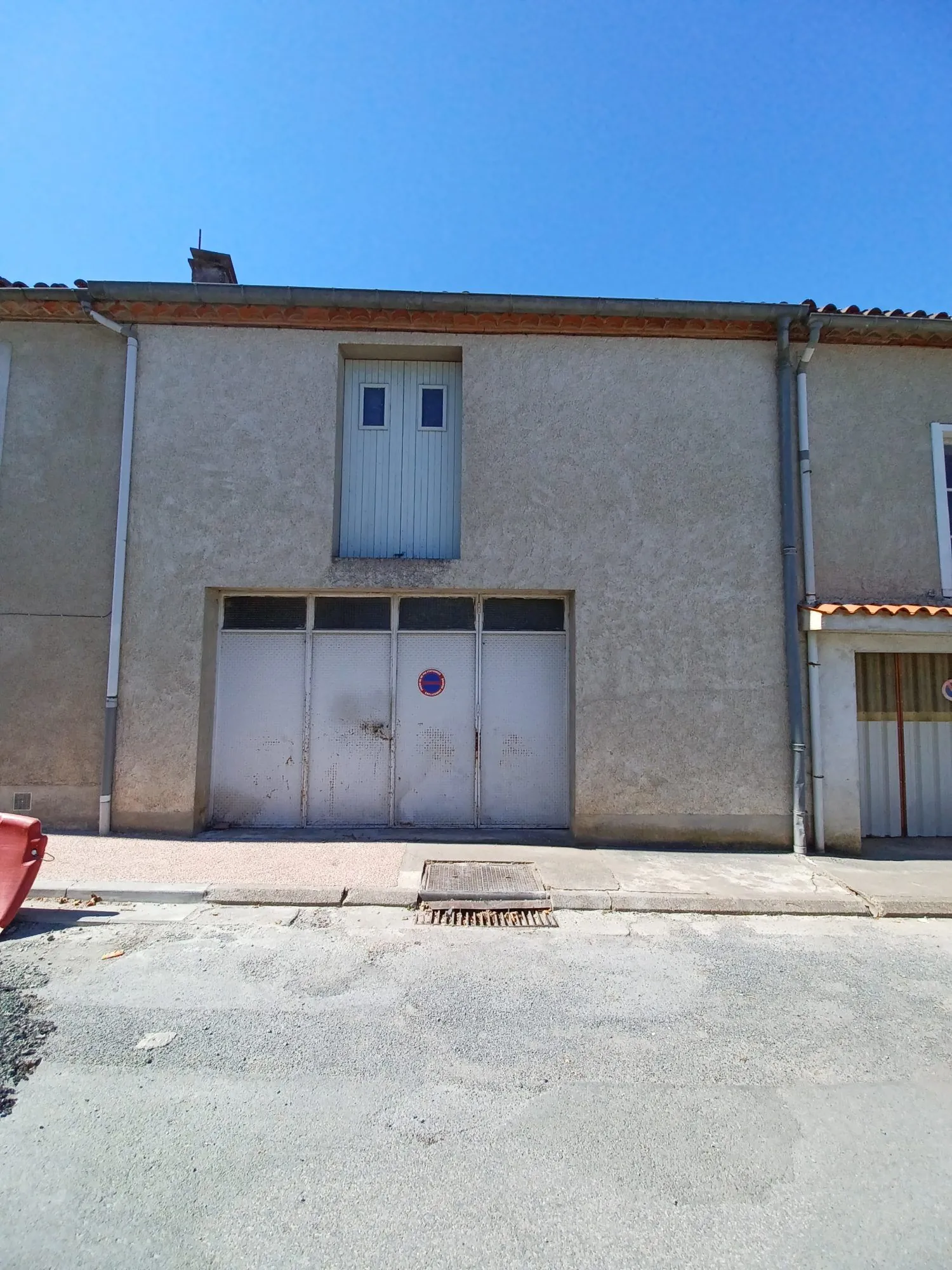 Maison de village à rénover de 101 m² avec garage à Montredon Labessonnié 
