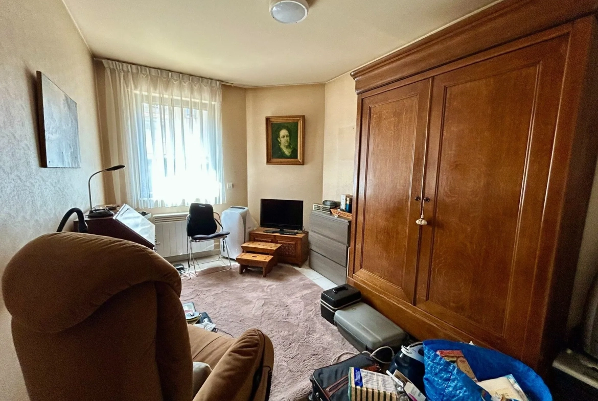 Appartement à Manosque avec terrasse, garage et 3 chambres 