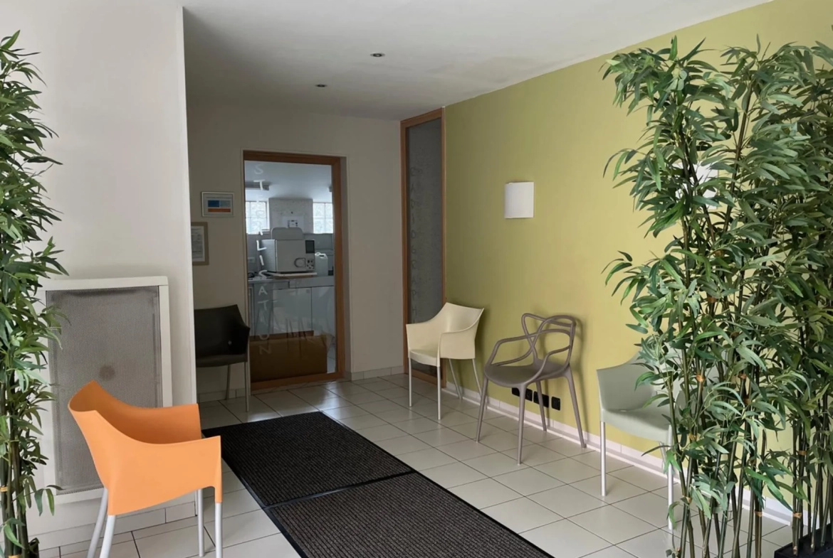 À vendre murs commerciaux de 135m2 à Rupt-sur-Moselle, idéal pour professionnels 