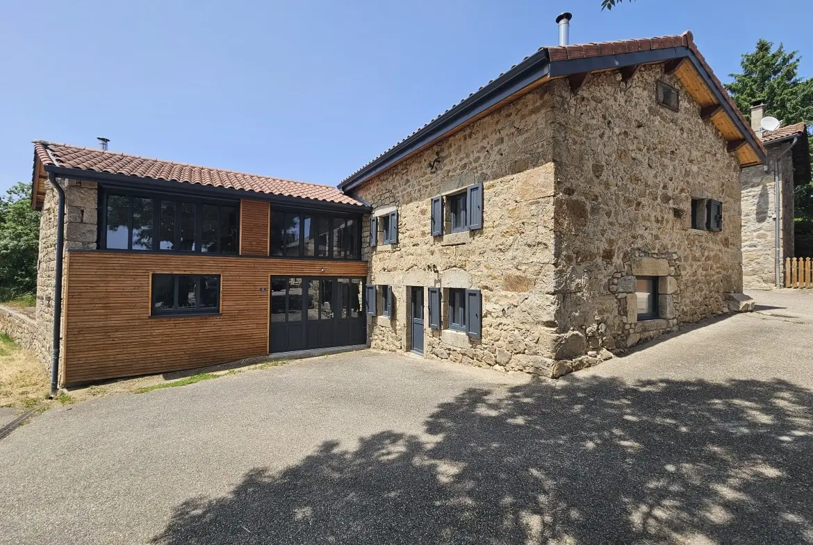 Maison en pierre de 155 m² avec terrain à Tiranges, Velay 