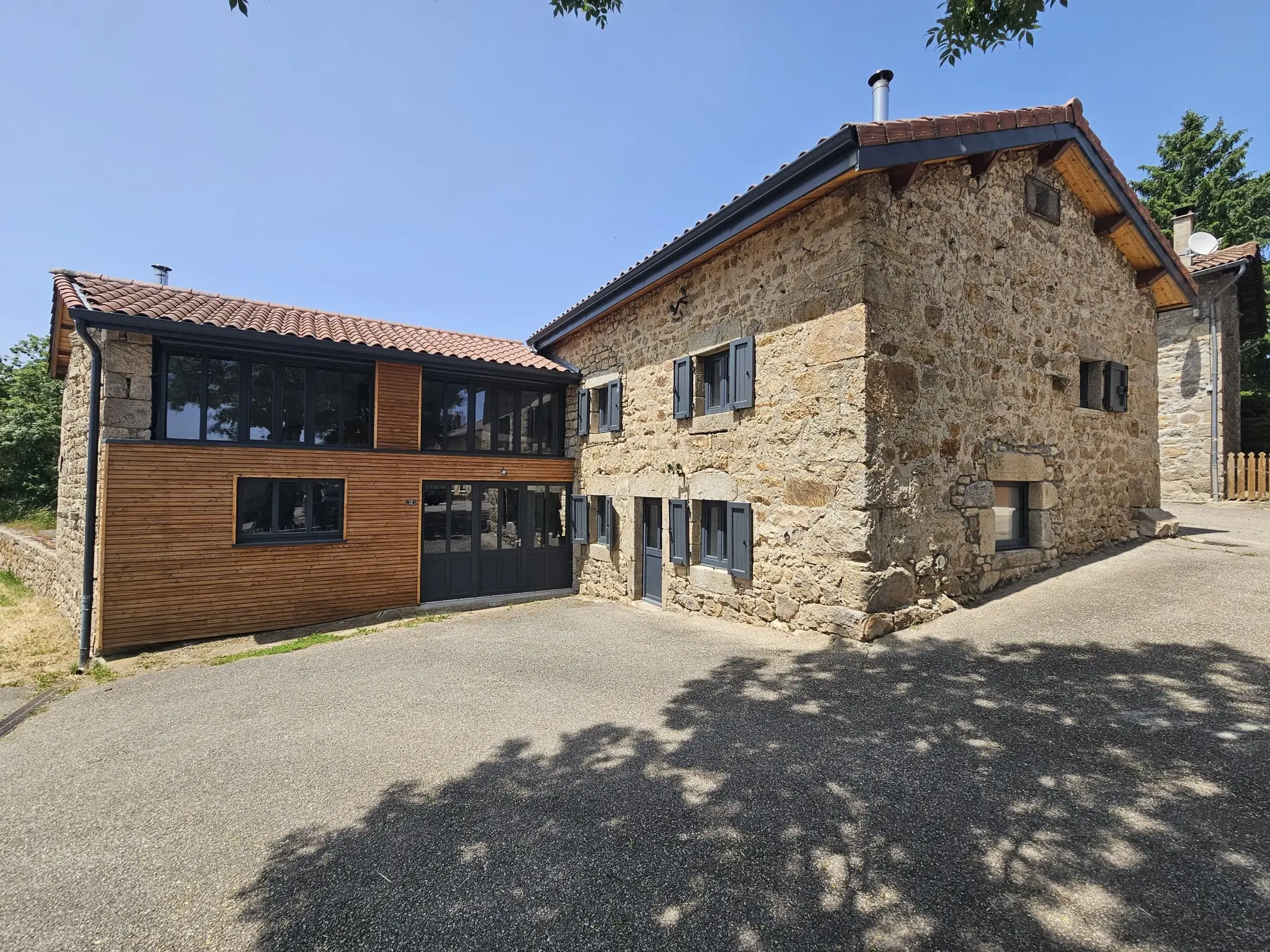 Maison en pierre de 155 m² avec terrain à Tiranges, Velay 