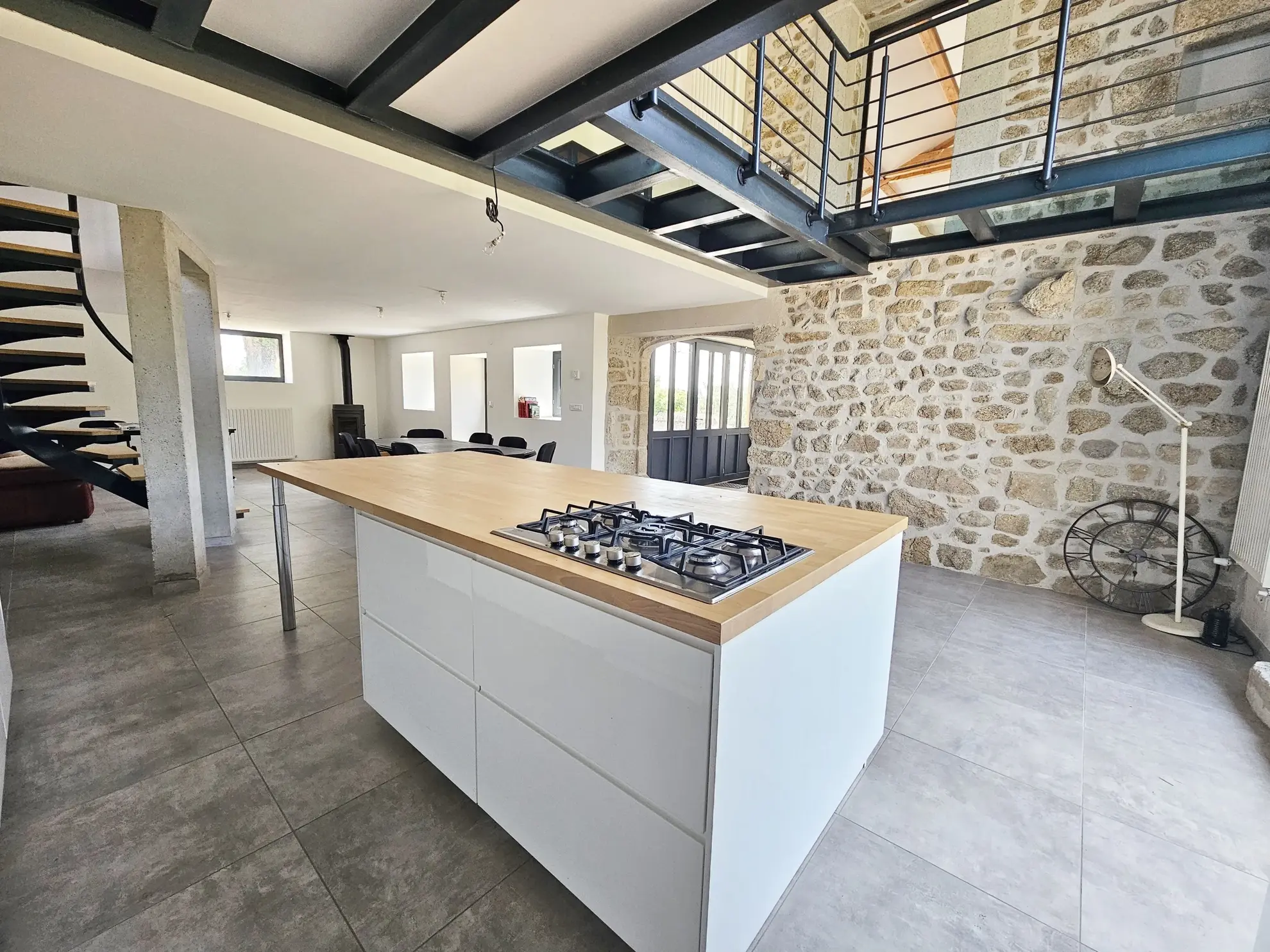 Maison en pierre de 155 m² avec terrain à Tiranges, Velay 