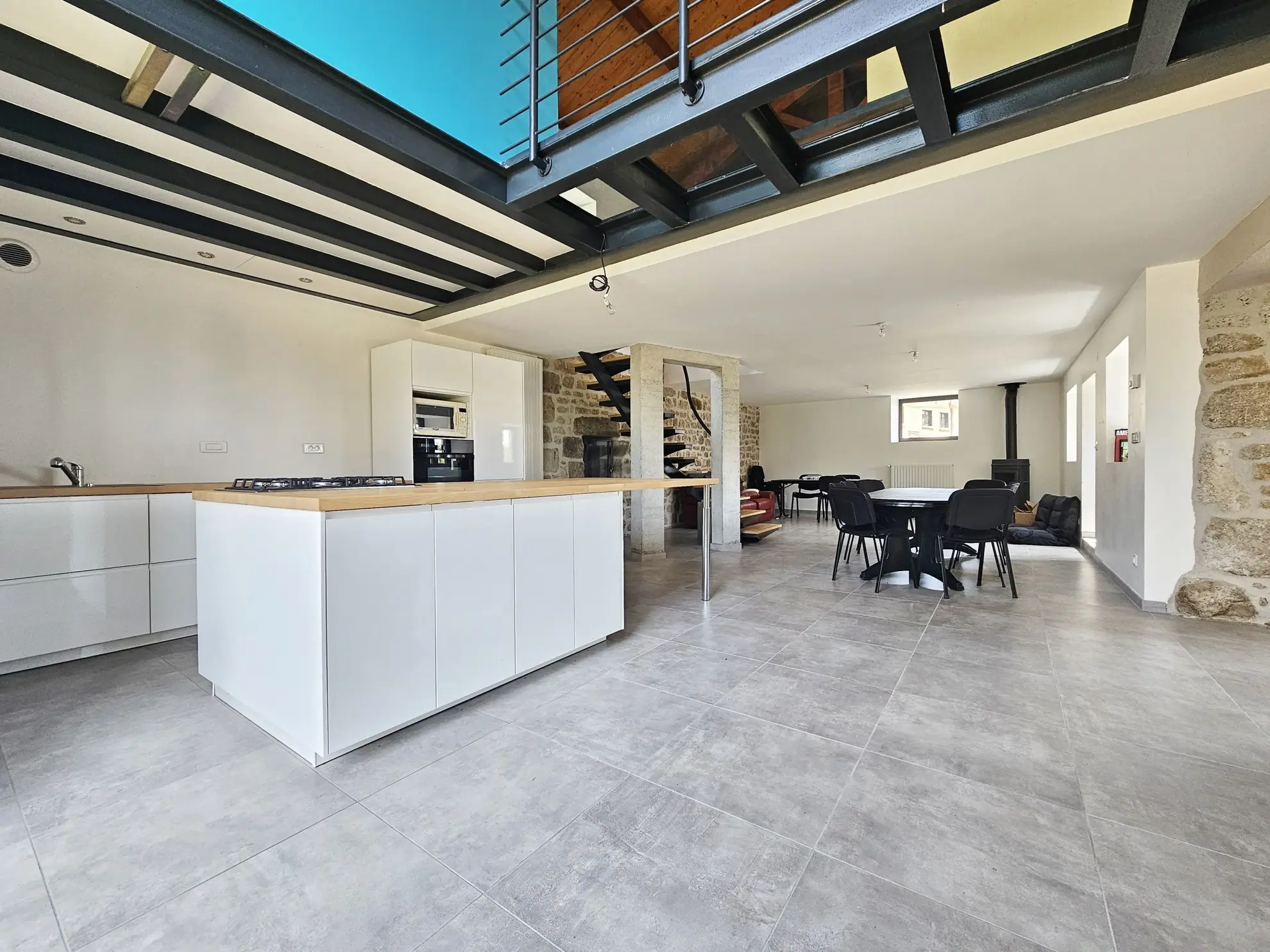 Maison en pierre de 155 m² avec terrain à Tiranges, Velay 