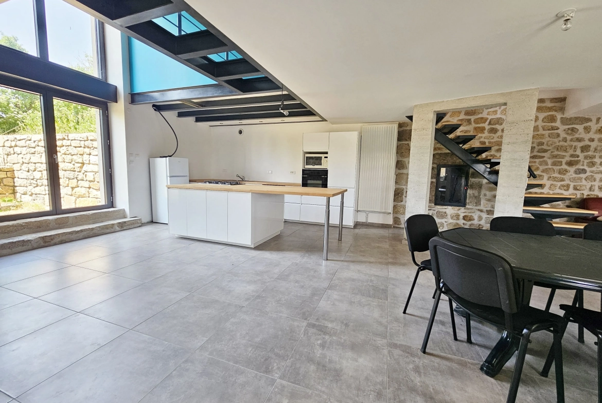 Maison en pierre de 155 m² avec terrain à Tiranges, Velay 