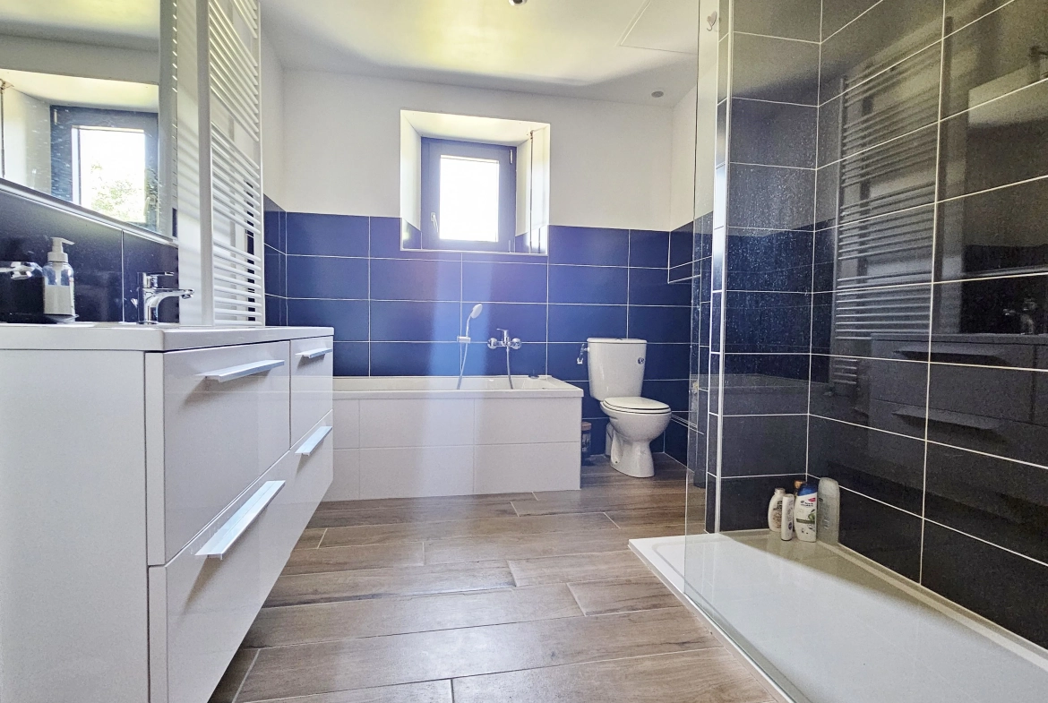 Maison en pierre de 155 m² avec terrain à Tiranges, Velay 