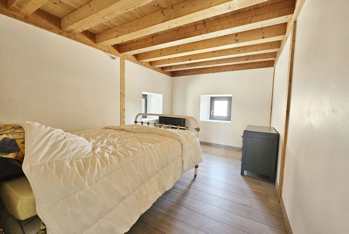 Maison en pierre de 155 m² avec terrain à Tiranges, Velay 