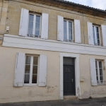 A vendre maison de bourg à Le Tourne avec jardin et grands volumes