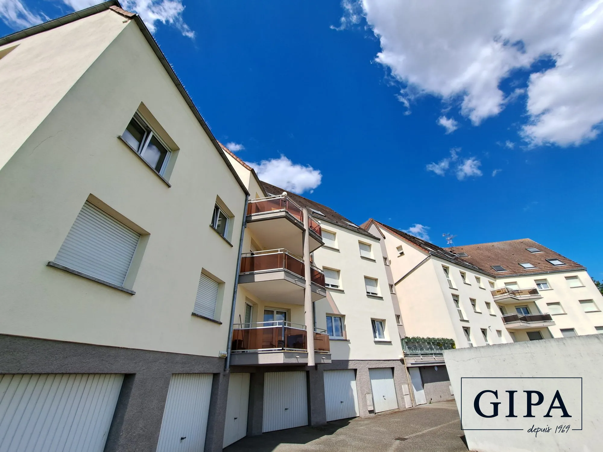 Immeuble Appartement 3 pièces de 65 m² avec balcon à Wolfisheim 