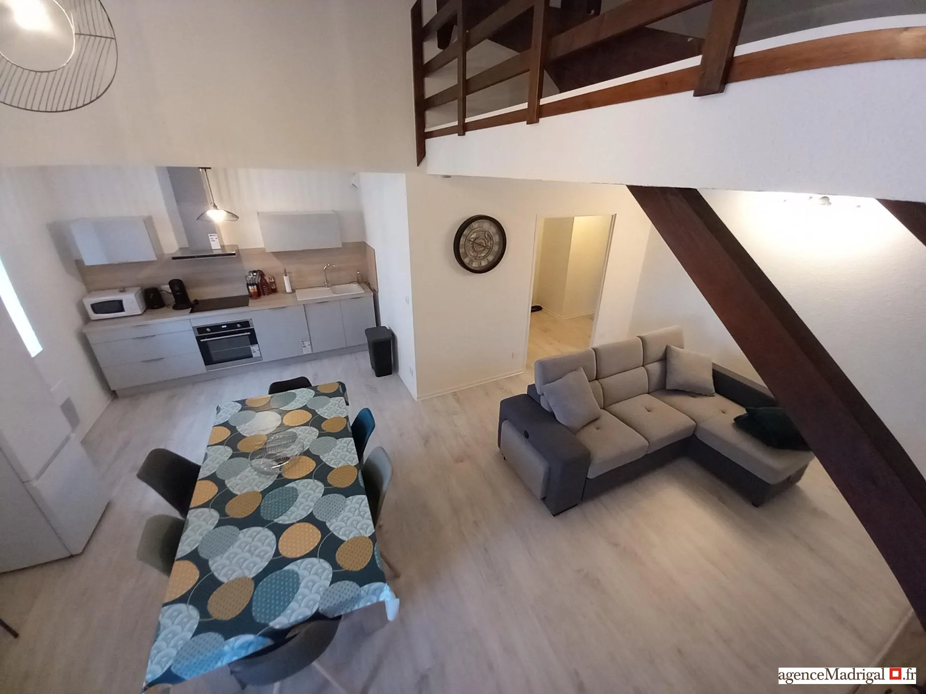 Appartement T3/4 lumineux à Rives avec garage et mezzanine, près de toutes commodités 