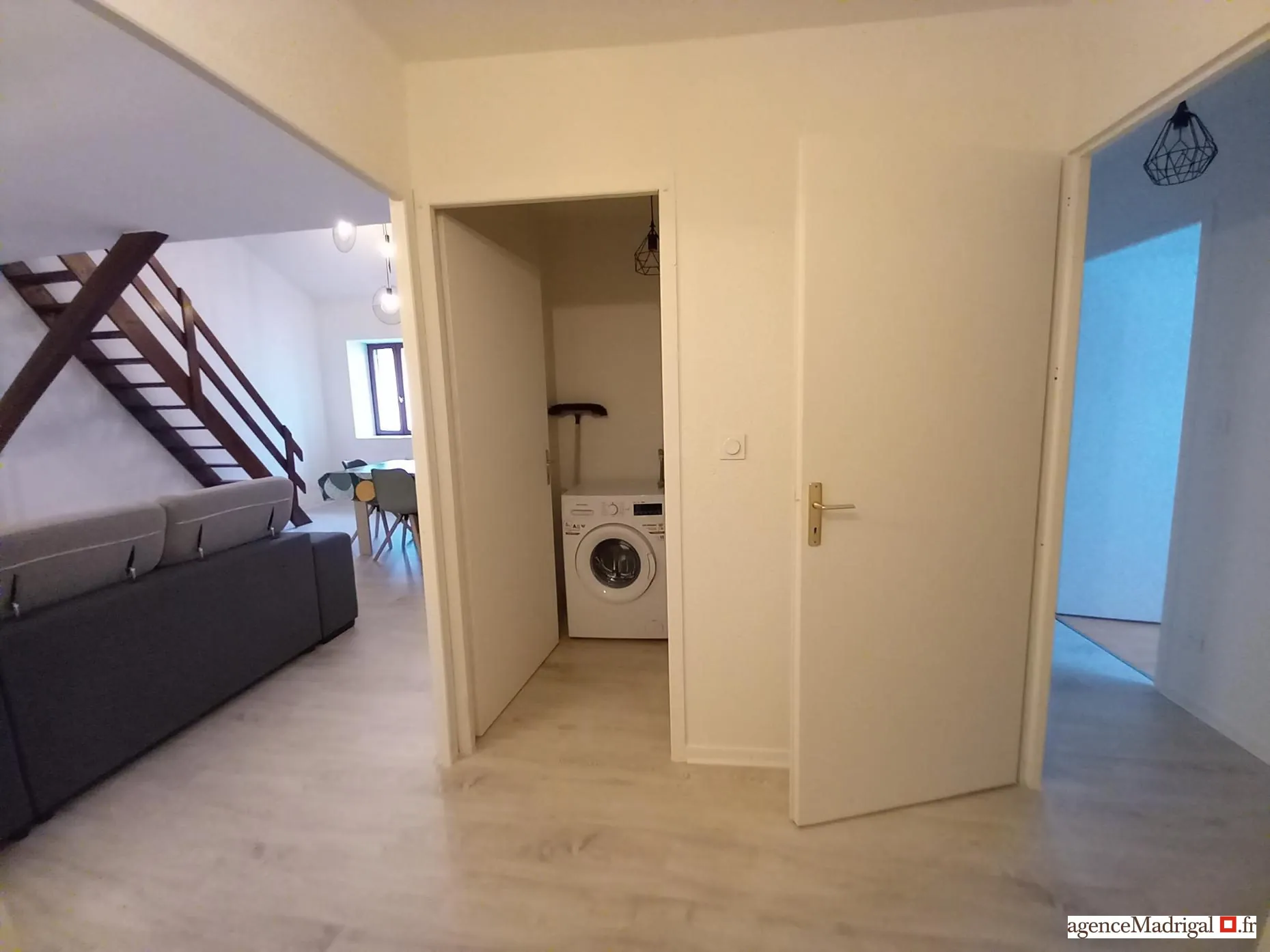 Appartement T3/4 lumineux à Rives avec garage et mezzanine, près de toutes commodités 