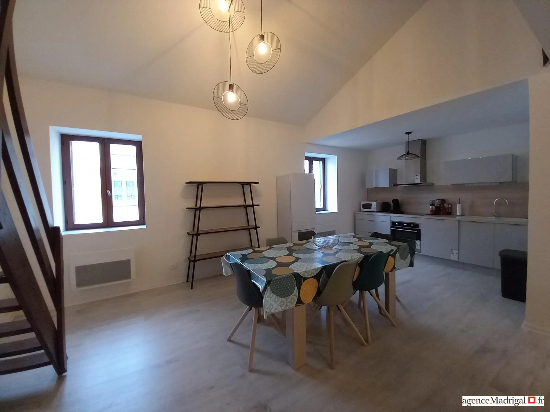 Appartement T3/4 lumineux à Rives avec garage et mezzanine, près de toutes commodités 