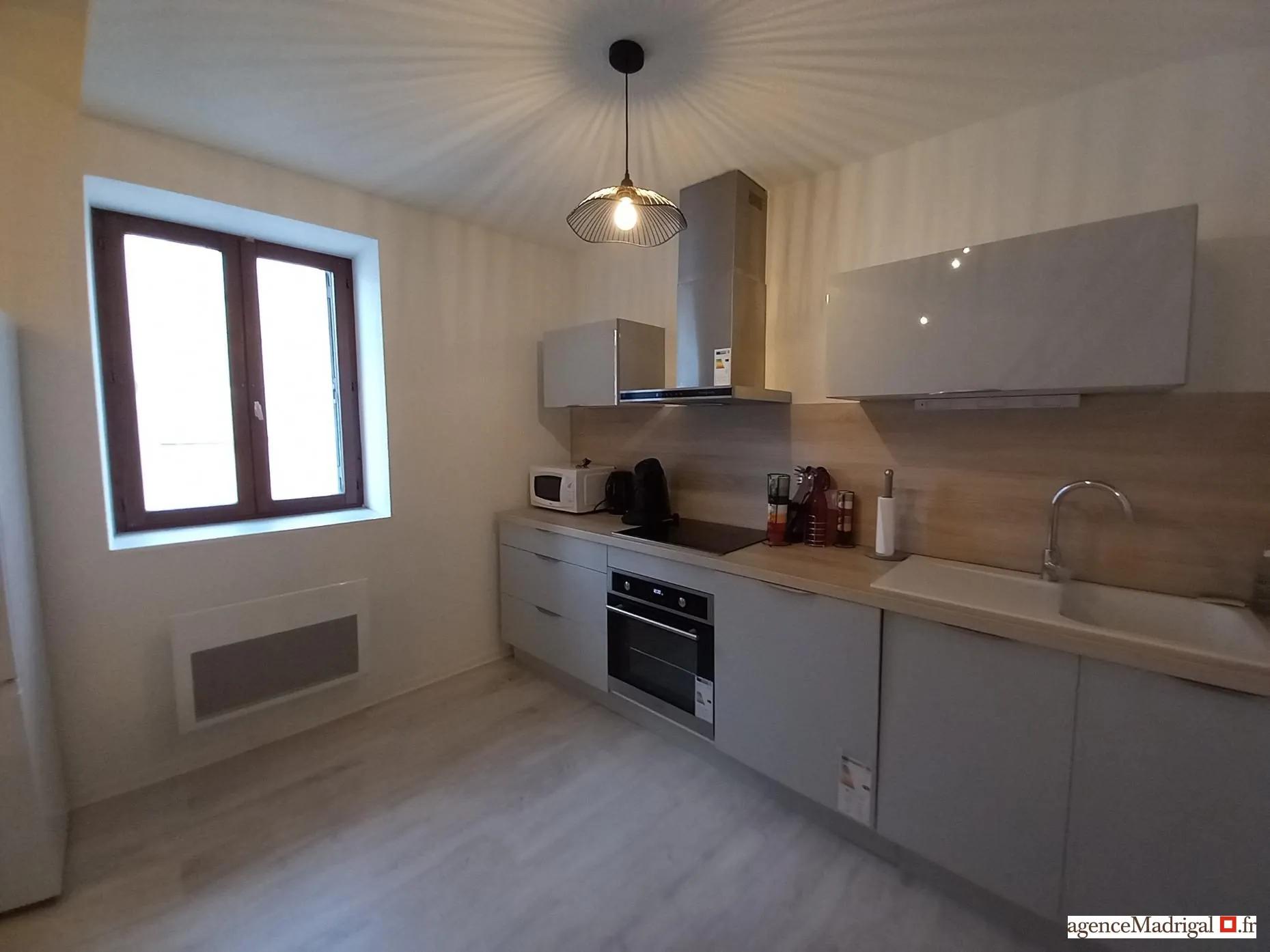Appartement T3/4 lumineux à Rives avec garage et mezzanine, près de toutes commodités 